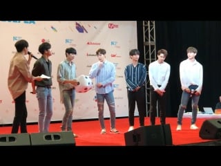 [fancam] 170819 vixx q&a + dice game @ kcon la artist engagement