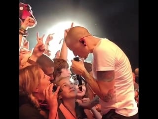 Chester bennington crawling 1 month has passed