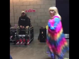 Excuse me, the queen has arrived wangotango