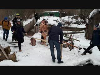 С крещением! купаемся в проруби / виктор счастливый