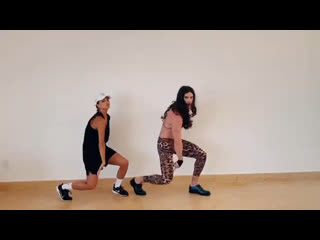 Nicole scherzinger & thom evans challenge "buttons"