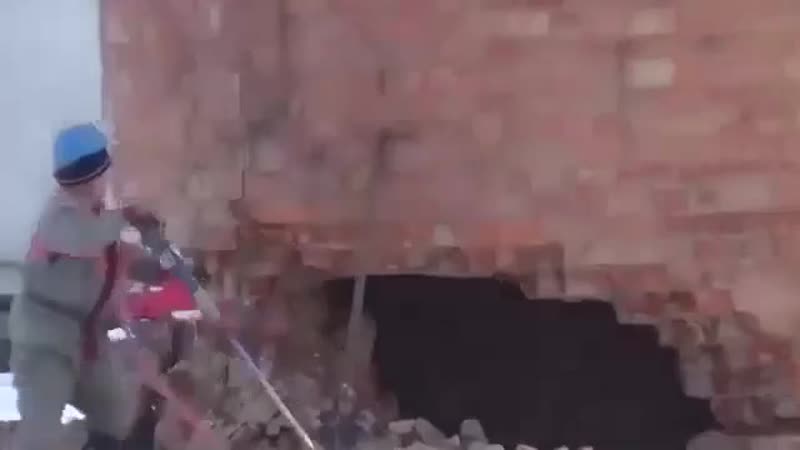 Просто знает физику и свою работу👍🏻