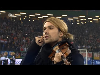 David garrett spielt die deutsche und niederländische nationalhymne beim fussball länderspiel