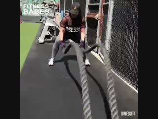 Фитоняшки тренируются