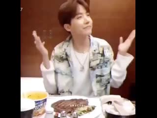 Jhope aye macarena!