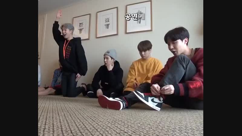 Нет повода, но я всё равно на тебя посмотрю