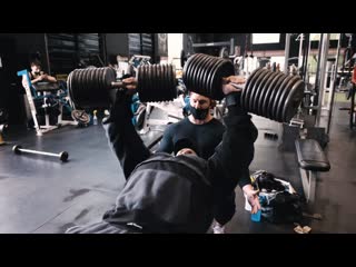 Chris bumstead & iain valliere train chest