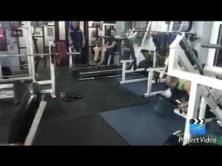 Сказочный долбоеб безпределит в качалке