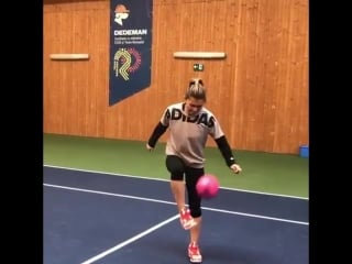 Simona halep meglio di leo messi 83 palleggi consecutivi / tennis insight