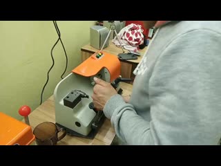 Решили другу ключик выточить