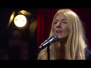 Ionnalee dunes of sand (live at svt )