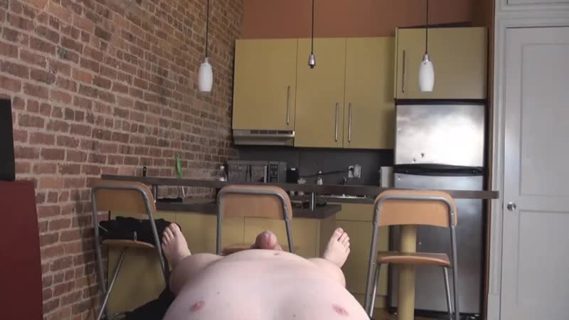 Negrityanka sela pizdoy na lico belogo parnya i podrochila chlen nogami mp4