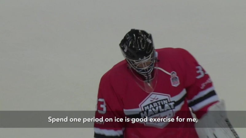 Petr cech training for ice hockey