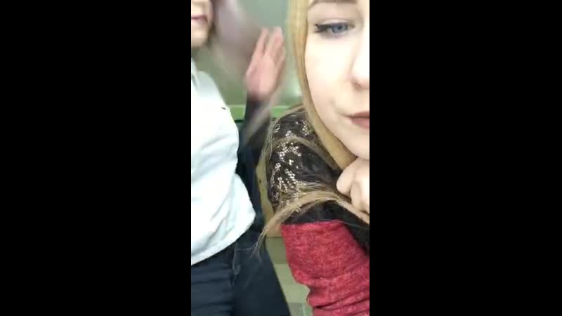 Periscope porn video – Школьницы танцуют на переменке (перископ/periscope)