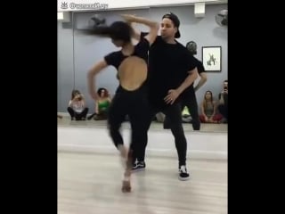 Танцовщица юла! крутяк и музон нештяк