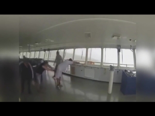 Моряки развлекаются (6 sec)