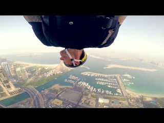 1100ft freefall kiss roberta mancino in dubai 4k