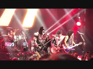 Kiss detroit rock city kruise viii