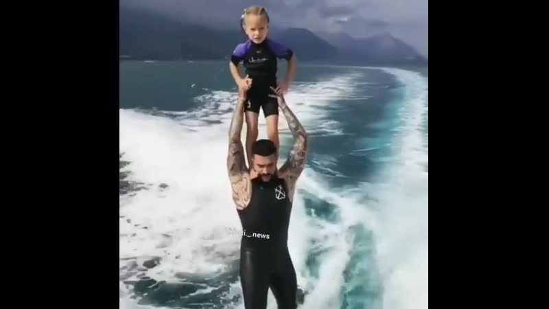 Housewife hack по волнам с дочкой