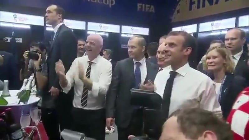 Празднование французов в раздевалке