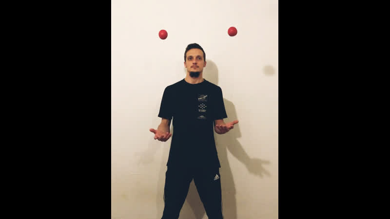 #kinetix колонны двумя мячами одновременно