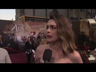 Disneys alice through the looking glass johnny depp anne hathaway us premiere red carpet