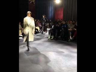 180304 minho на ‘givenchy spring 2018 couture collection’ paris fashion week