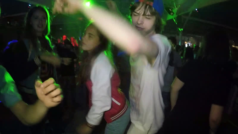 Молодые на вписке в техасе [2017]