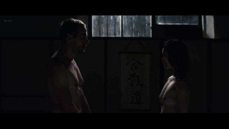 Линь дан фам (linh dan pham nude scenes in "le grand méchant loup" 2013)