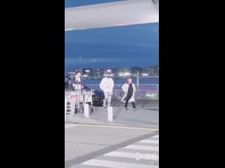190410 exo lay yixing @ incheon airport