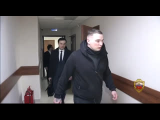 Видео с допросом эдварда била в кабинете у следователя