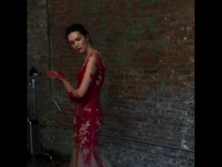 Yalangoch kokrak qafasi invaziyasi Porno Malady er va xotin massaj uchun keldi va