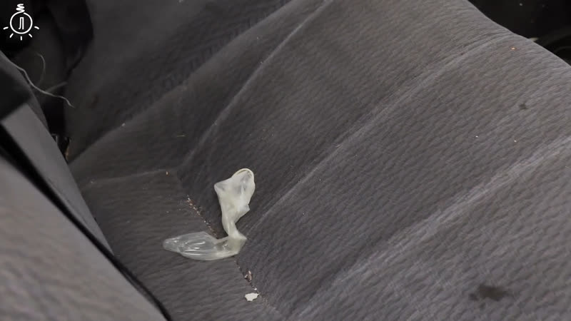 18 летка затащил 18 летку на свидание в машину