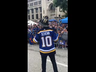 Brayden schenn making sure everyone is partying today lgb