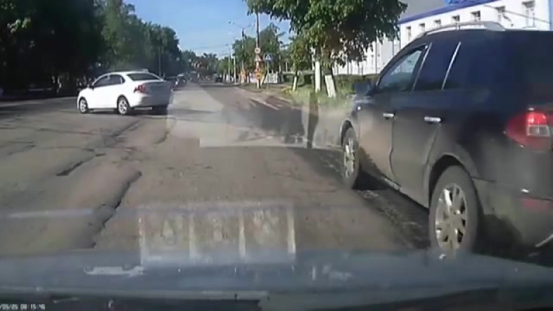 Лось споткнулся о машину