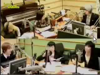 [100121] sukira eunhyuk doing iu's marshmallow rapping part