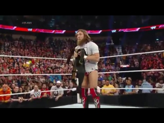 Дэниел брайан празднует победу на рестлмании 30 (2014)