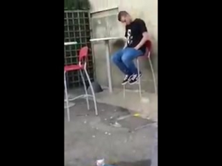 Нехуй спать на стуле