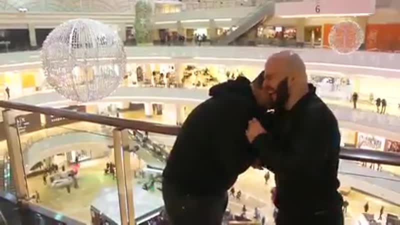 Кинул porn video – Конору и хабибу кинул вызов на бой😂😂