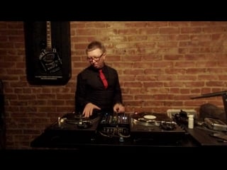 Dj sonik d long scratch session at bar dk, yekaterinburg,