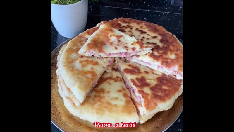 Лепешки с ветчиной и сыром