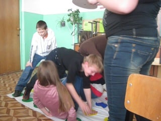Играем в твистер)