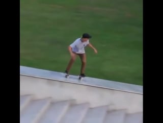 Chahtov / fakie flip droppin on the hubba