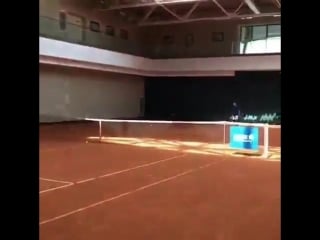 I did it for you @simona halep look the video on twitter too! we need to see this tweener