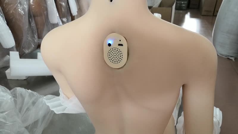 Секс кукла со встроенным динамиком и подогревом