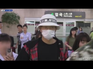 [fancam] wooyoung, 170618 arrival at gmp airport
