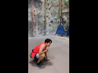 Вар ржёт над своим парнем