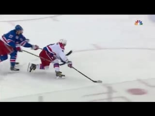 Овечкин невероятный гол (шайба) с колен / ovechkin scores unbelievable goal from knees