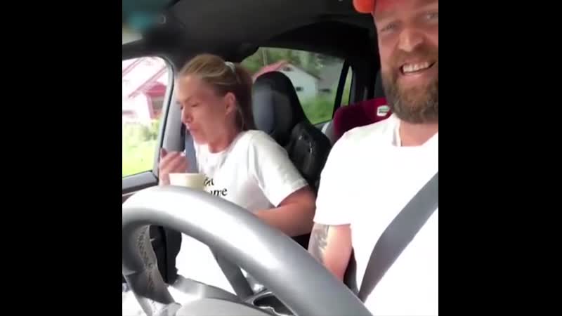 Подколол жену 😂