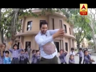 Саурабх танцует с детишками